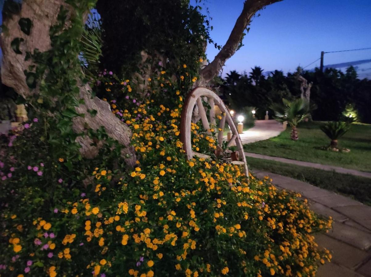 펠리네 Giardini Di Marzo 빌라 외부 사진